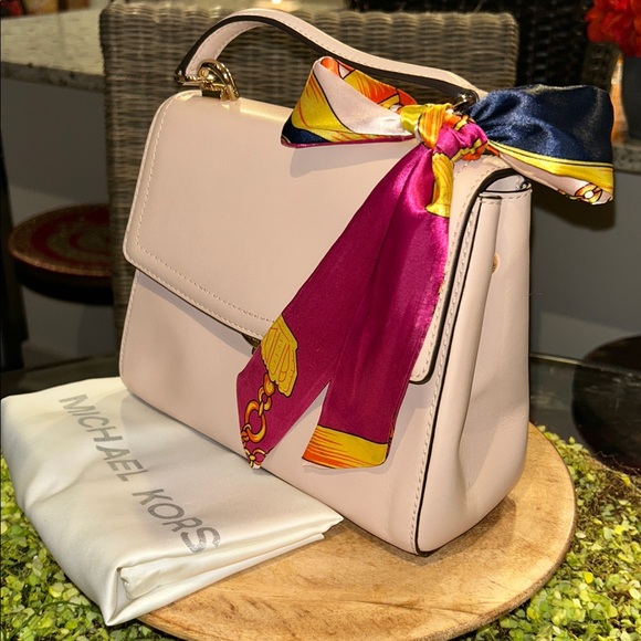 Michael Kors Blush Satchel 8” x 7” x 3” Gold Hardware Latch Closure & Dusty NWOT - Picture 4 of 9